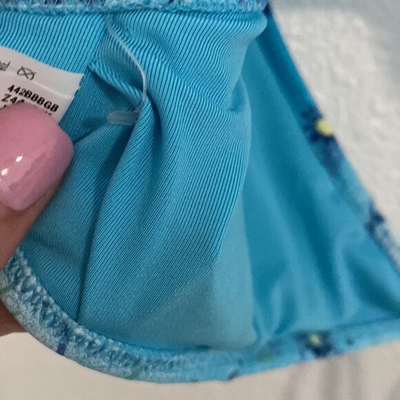 NWOT- Aerie blue floral flutter sleeve swim top- Size XS - Picture 7 of 7